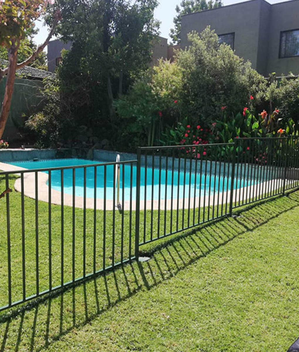 Reja De Acero Verde REJA PISCINA TRADICIONAL CUADRADA VERDE 1, 15m ALTURA a pedido - Piscineria